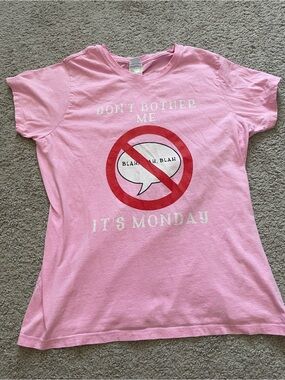 Womens Graphic Tee Shirt Size M Monday Vibes Pink Funny Humorous Casual Cotton